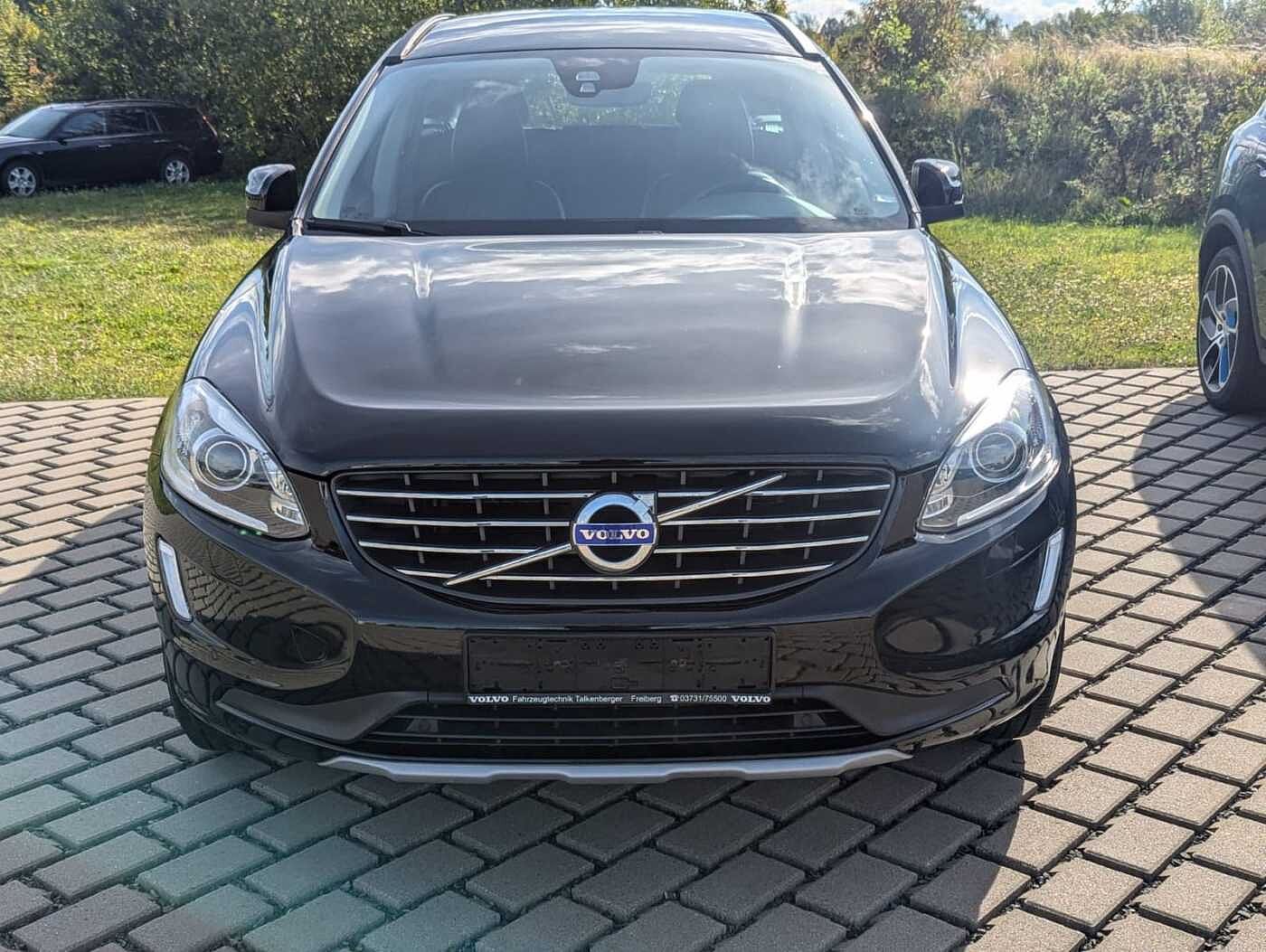 Volvo  XC60 Momentum 2WD