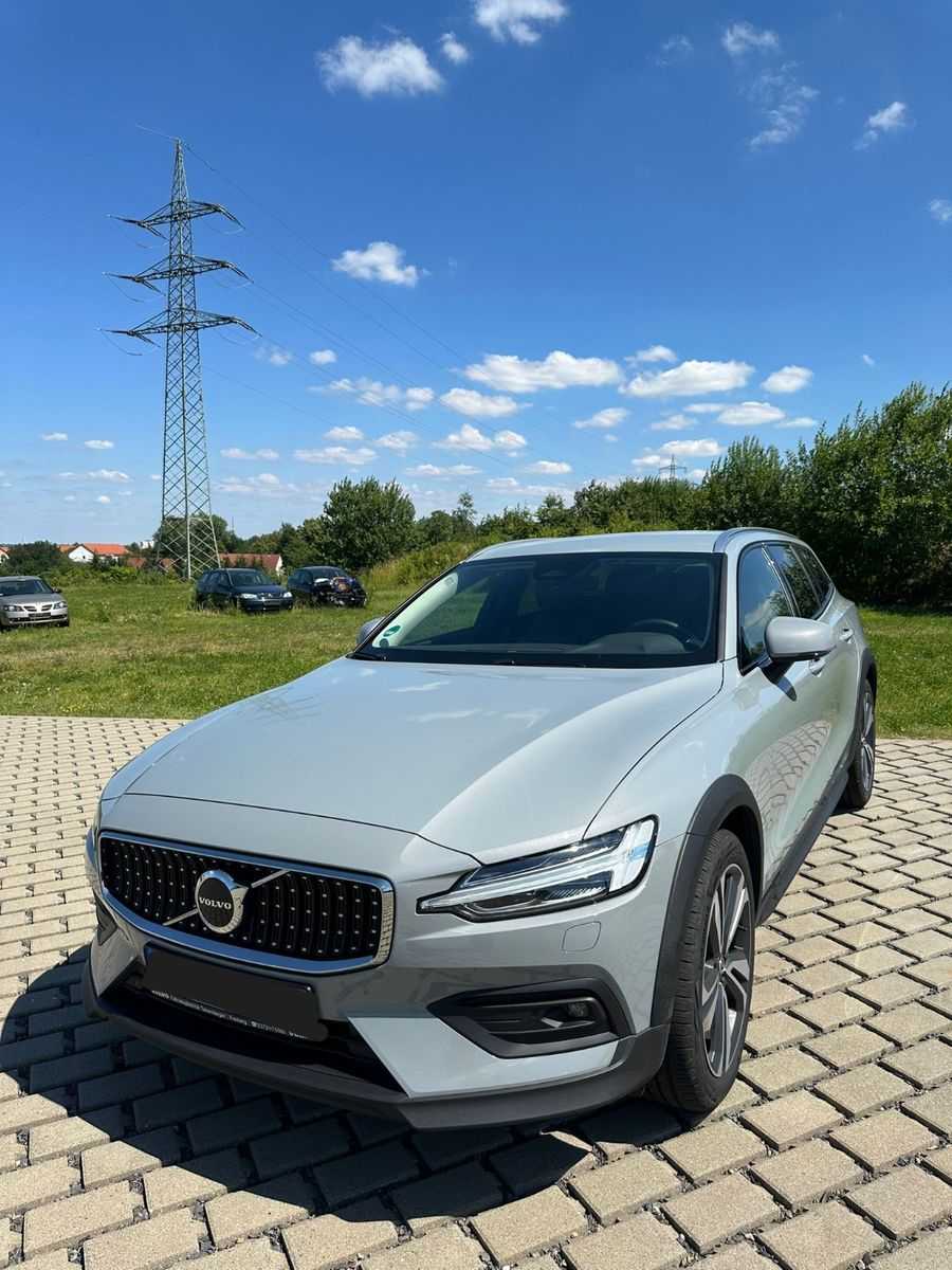 Volvo  Cross Country Plus AWD