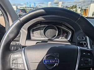 Volvo  XC60 Momentum 2WD