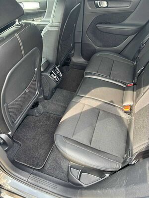 Volvo  XC40 Momentum 2WD