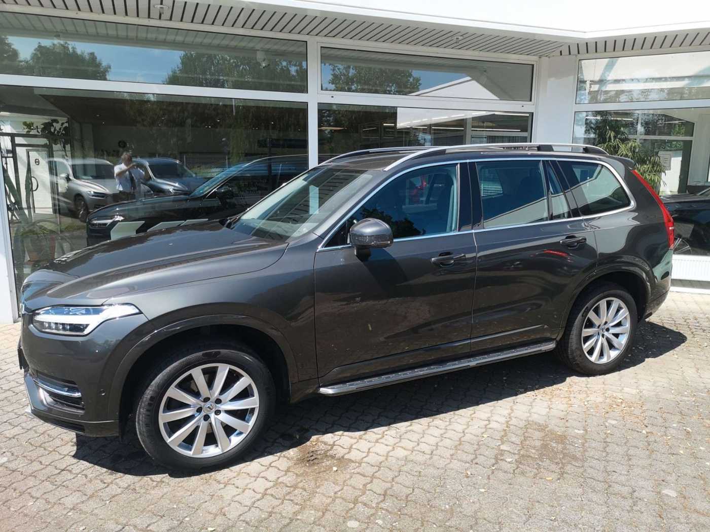 Volvo  Momentum AWD Standheizung