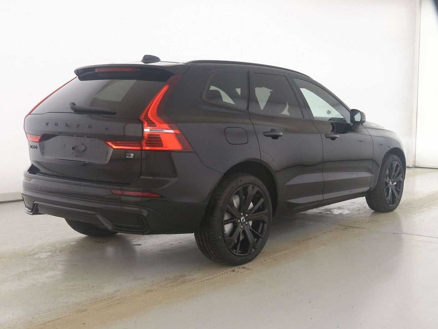 Volvo  Ultra Black Edition Recharge Plug-In Hybrid