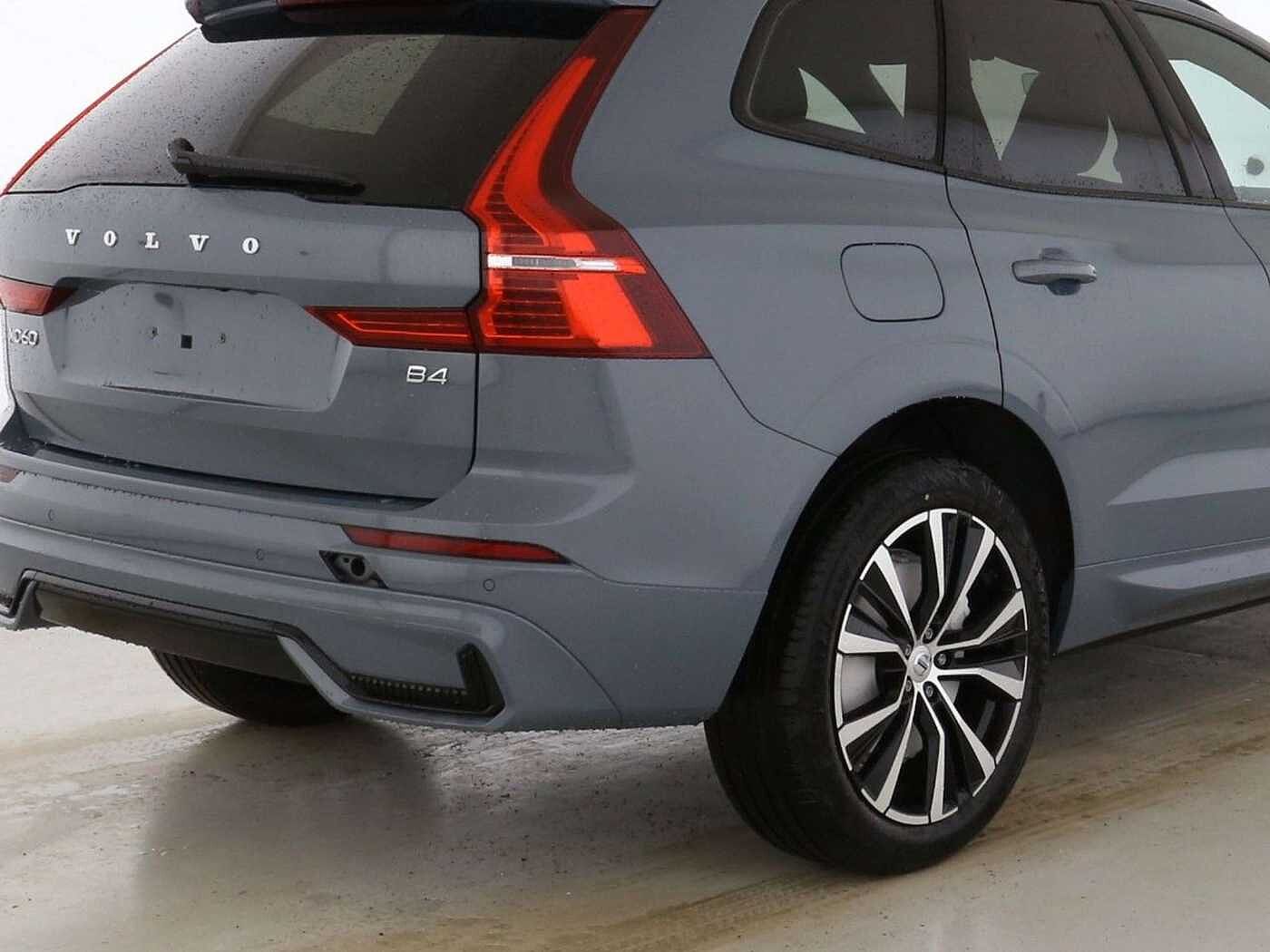 Volvo  Plus Dark*Standh*AHK*SD*20Zoll