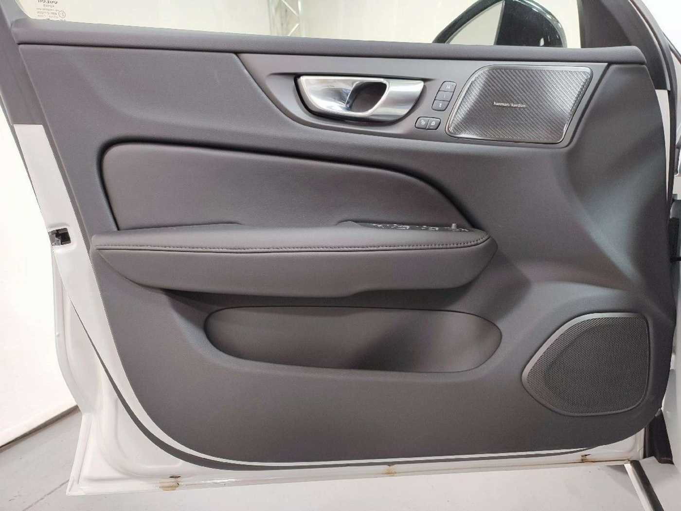 Volvo  Plus Dark*AHK*19Zoll*Licht-P*