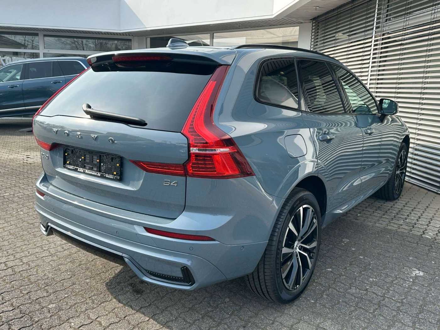 Volvo  Plus Dark*Standh*AHK*SD*20Zoll