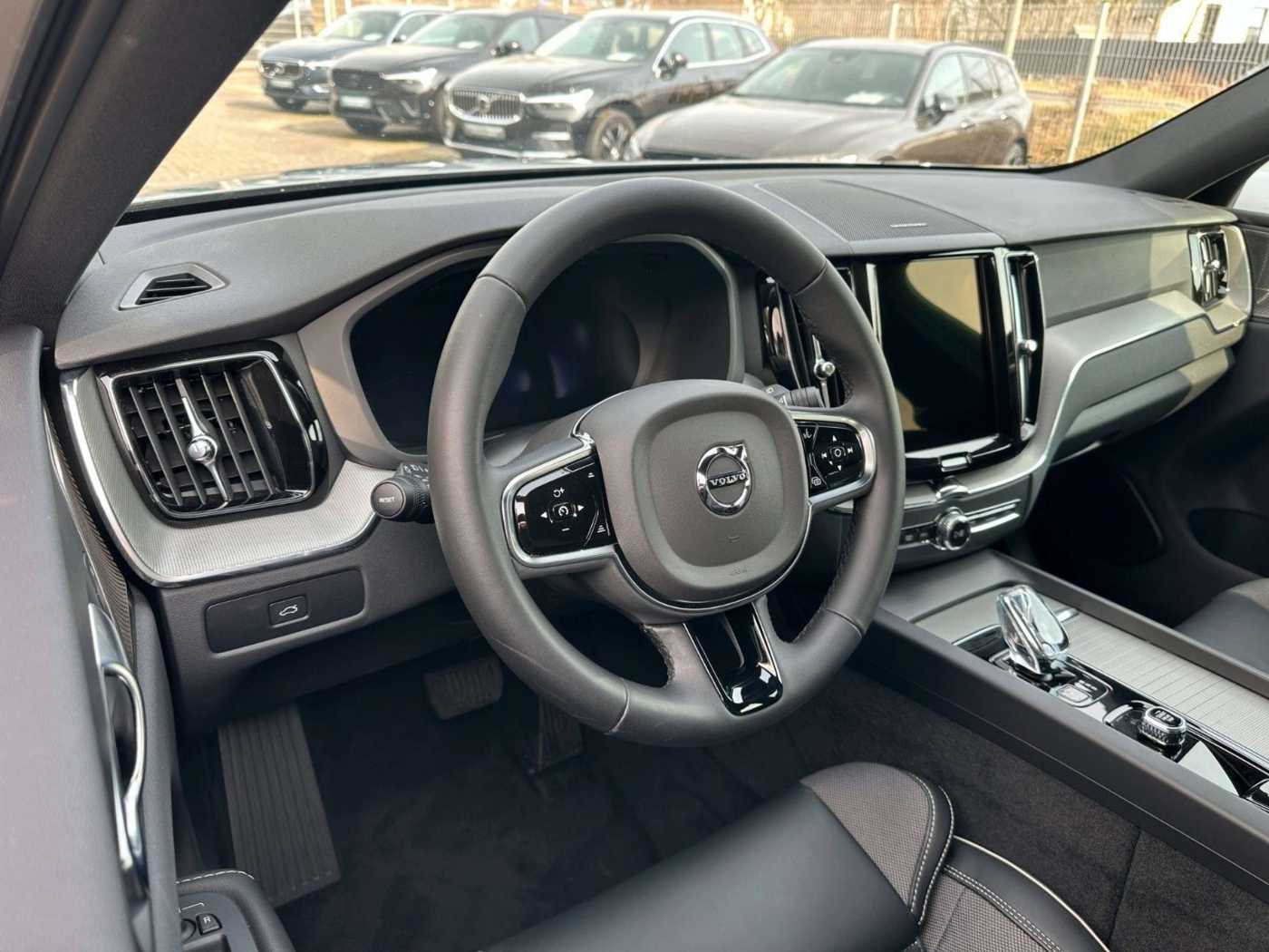 Volvo  Plus Dark*Standh*AHK*SD*20Zoll