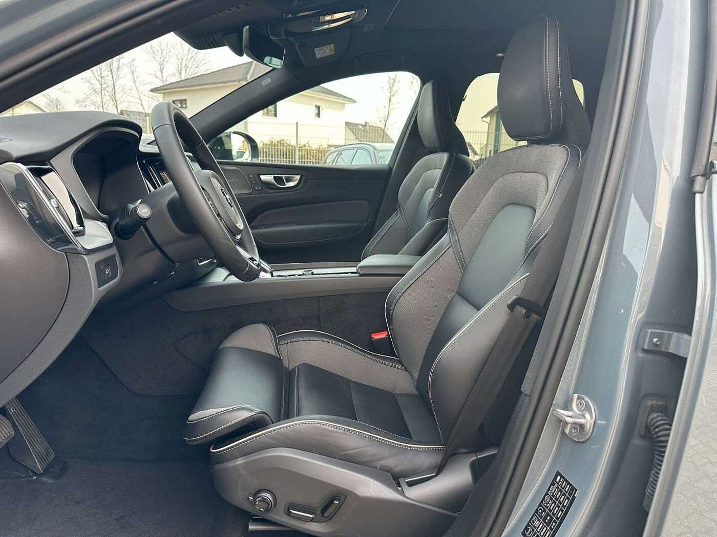 Volvo  Plus Dark*Standh*AHK*SD*20Zoll