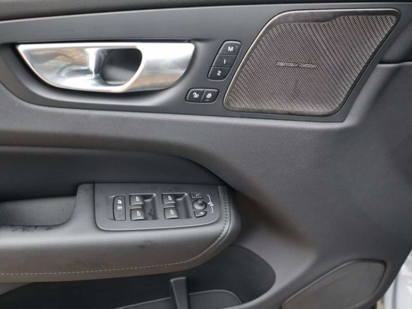Volvo  Plus Dark*AWD*Business-P*BLIS*Standh*RFK