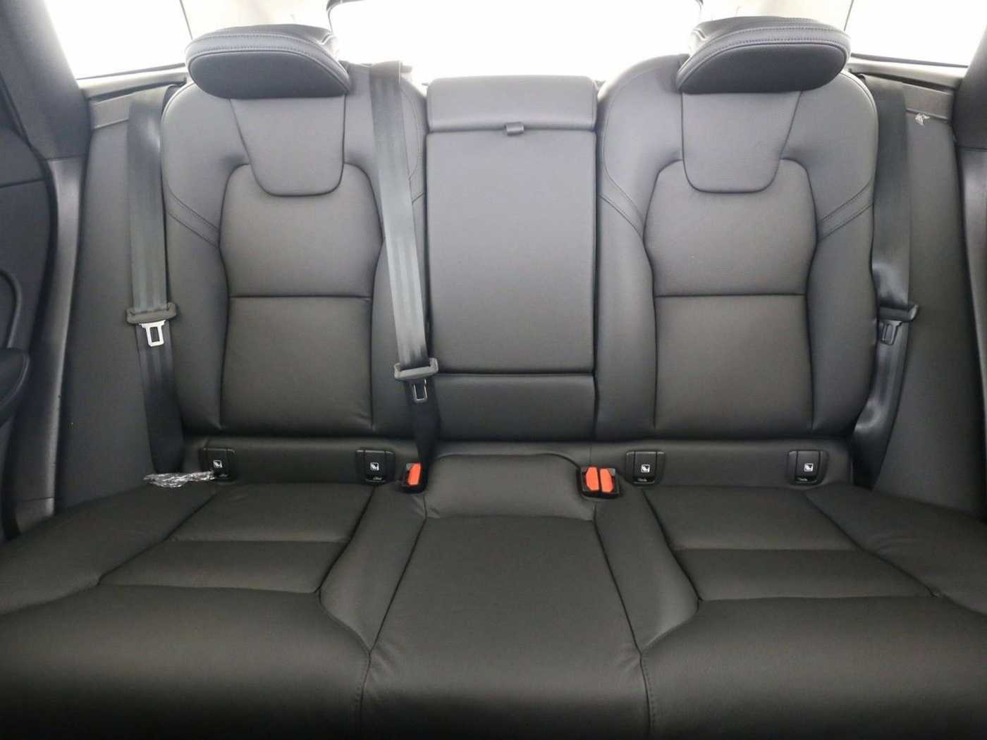 Volvo  Plus Dark*AWD*BLIS*Standh*360°*20 Zoll