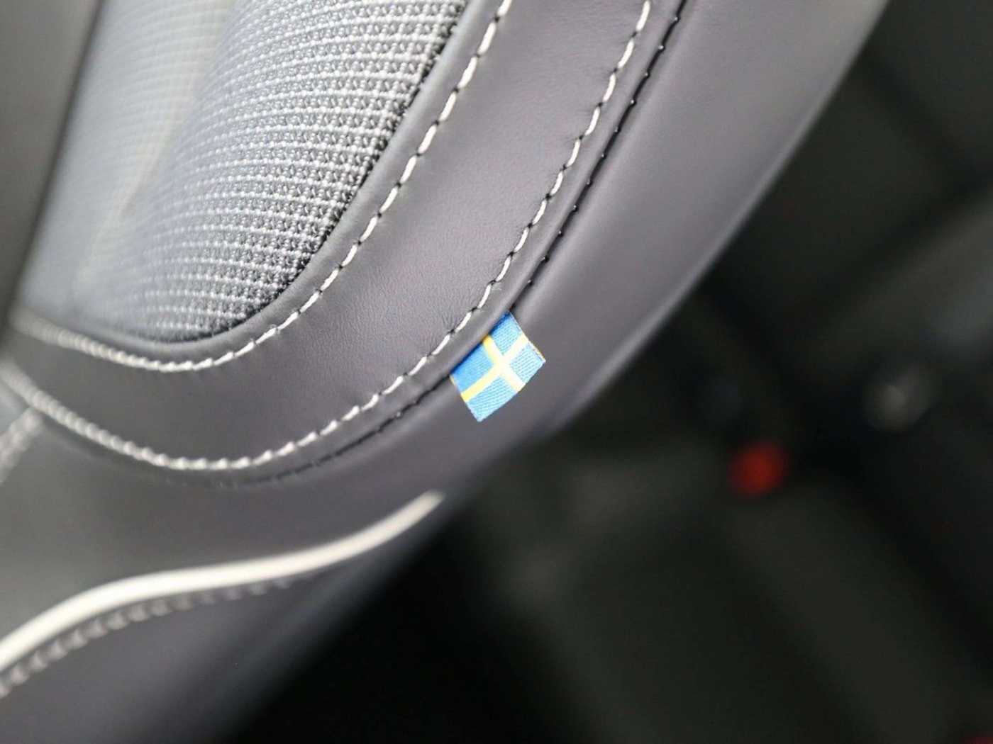 Volvo  Plus Black Edition Plug-In*AWD*Standh*SD*