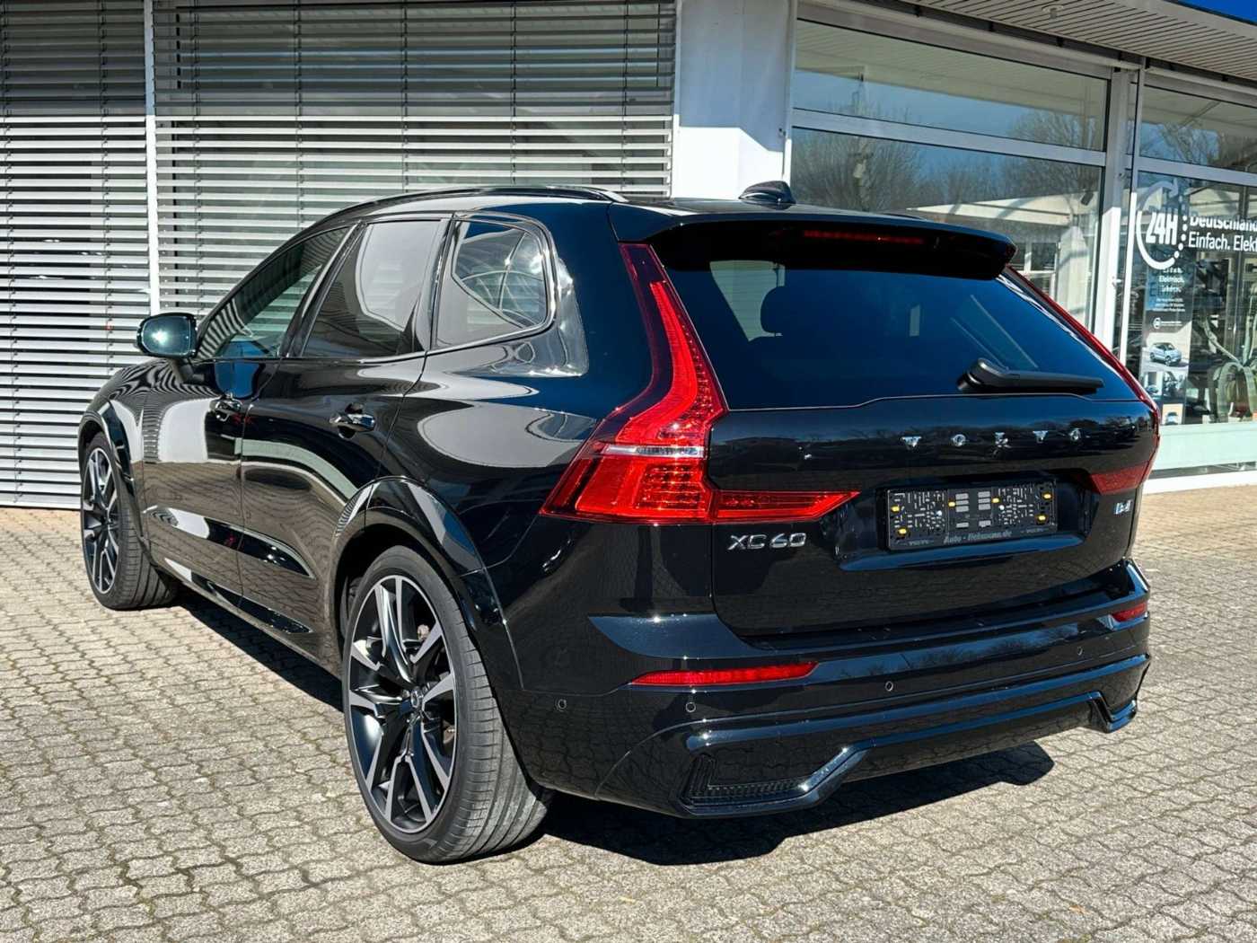 Volvo  Ultimate Dark*AWD*LuftFW*360°*Standh*Bowers