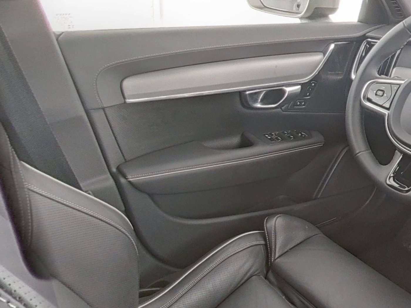 Volvo  V90 CC Plus AWD*Licht-P*Standh*20Zoll*360GradK*