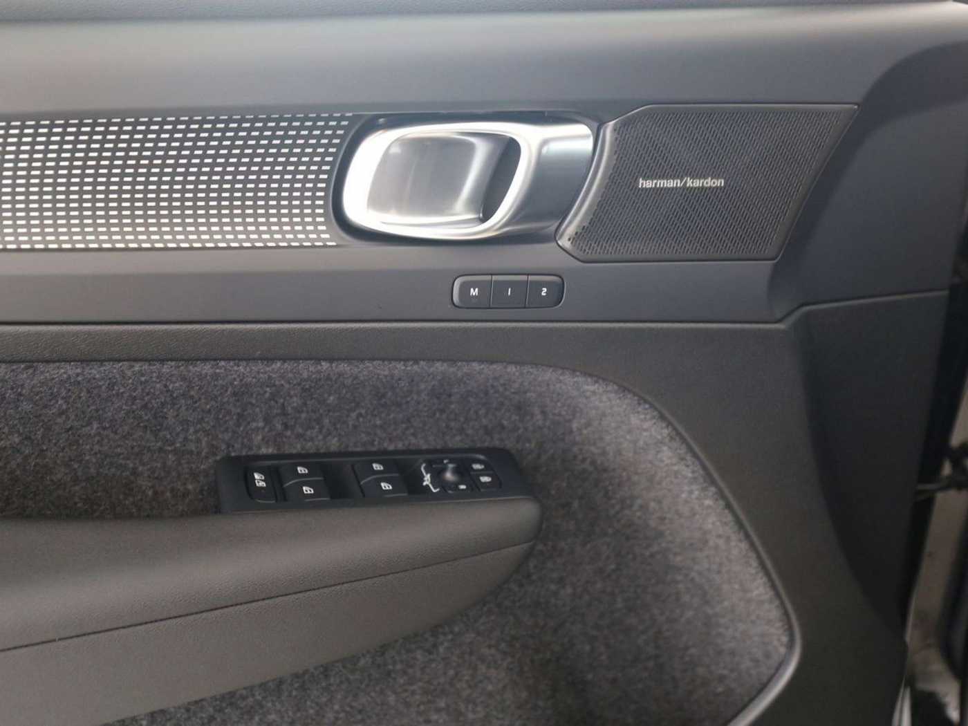 Volvo  Plus Dark*Business-P*19Zoll*360°K*LED*
