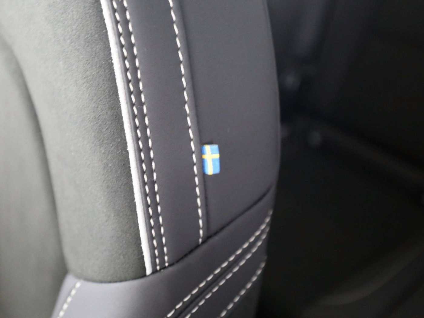 Volvo  Plus Dark*Business-P*19Zoll*360°K*LED*