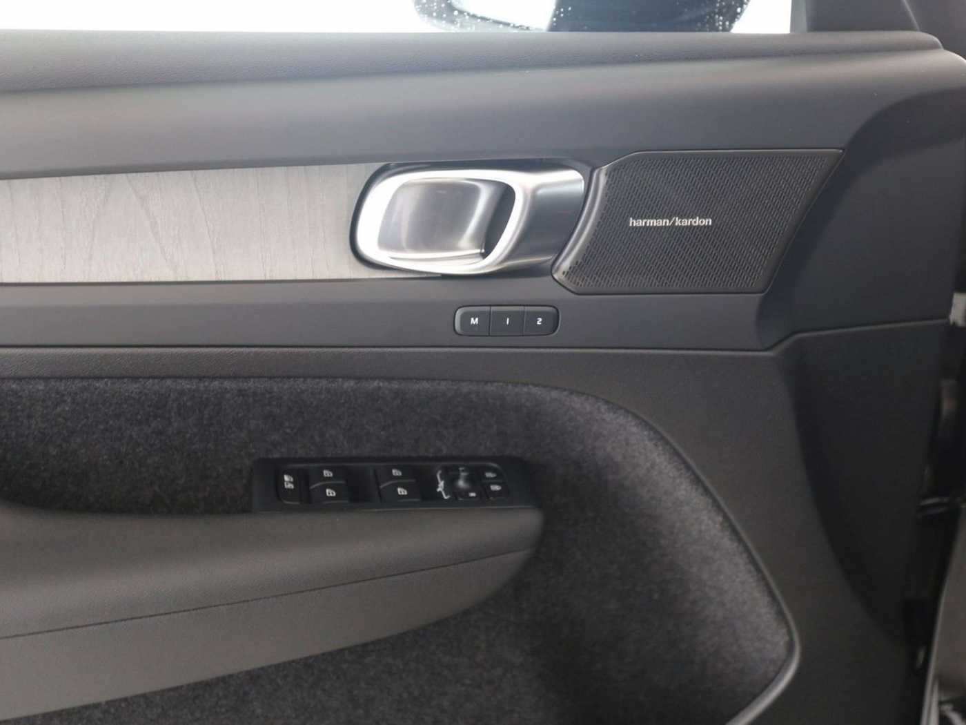 Volvo  *Ultra Dark*21Zoll*Business-P*AHK*360°K*