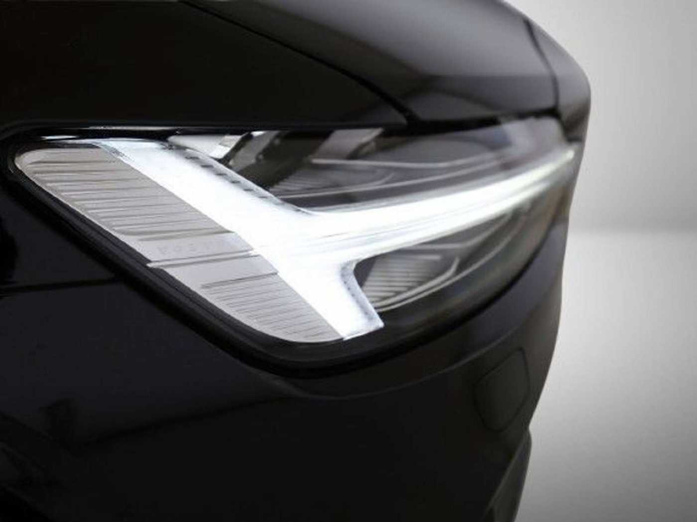 Volvo  Benzin*Ultra Dark*Business-P*AHK*Winter-P