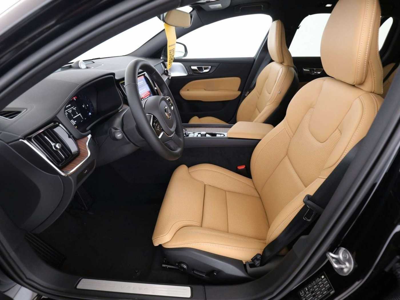 Volvo  Benzin*Ultra Dark*Business-P*AHK*Winter-P