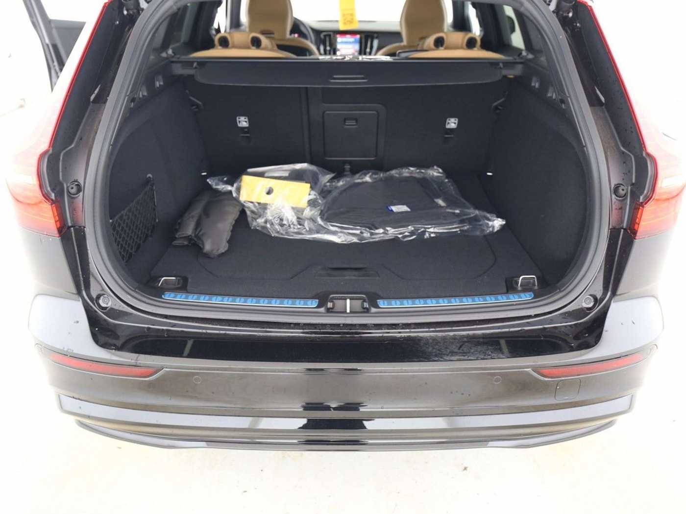 Volvo  Benzin*Ultra Dark*Business-P*AHK*Winter-P