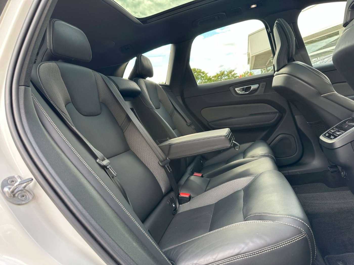 Volvo  Ultimate Dark*AWD*AHK*360GradK*Standh