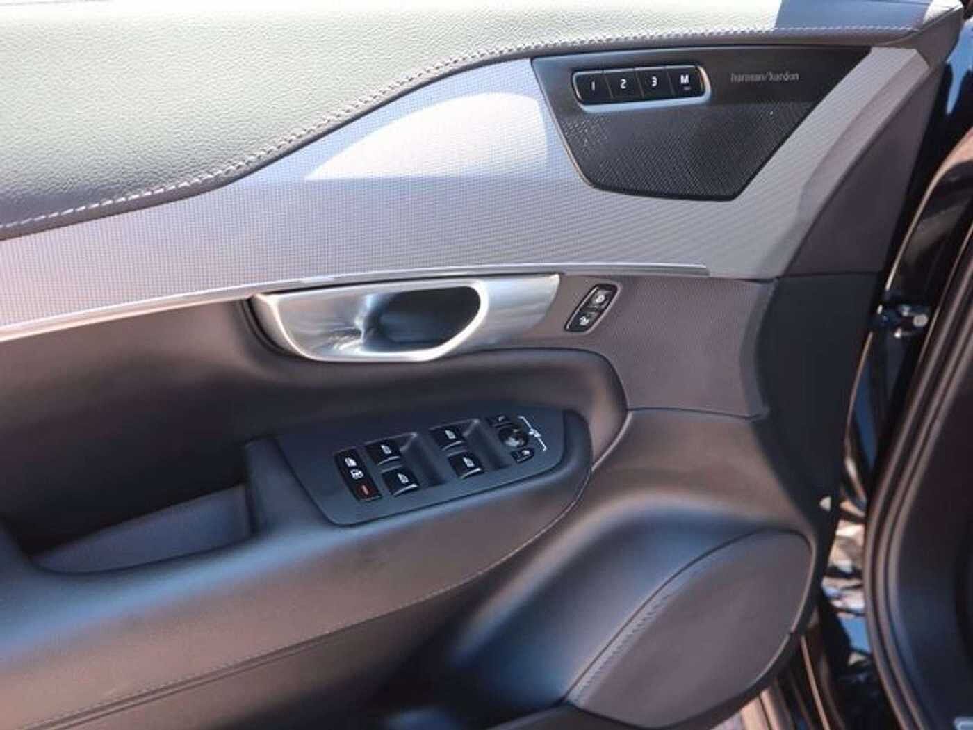 Volvo  Plus Bright*AWD*SD*360GradK*Standh*