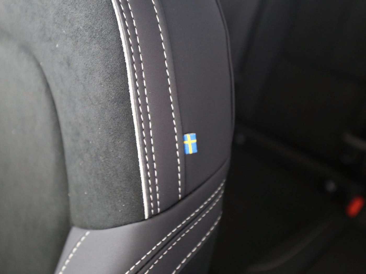 Volvo  B3 Ultra Black Edition*AHK*Business-P*