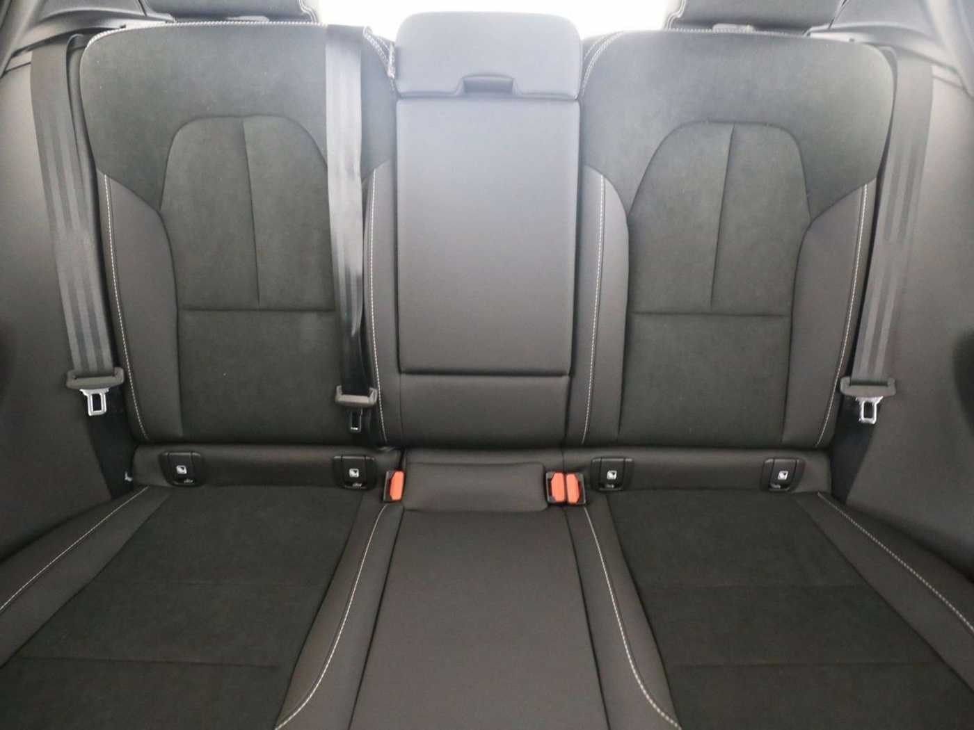 Volvo  B3 Ultra Black Edition*AHK*Business-P*