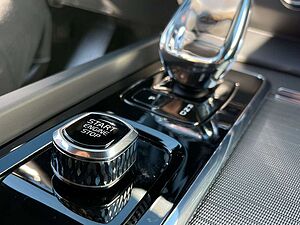 Volvo  B4 Diesel Plus Dark*BLIS*Standh*Frontscheib