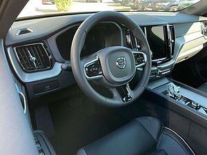 Volvo  B4 Diesel Plus Dark*BLIS*Standh*Frontscheib