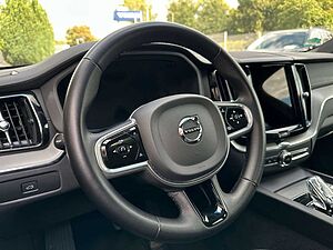 Volvo  Ultimate Dark*AWD*AHK*360GradK*Standh
