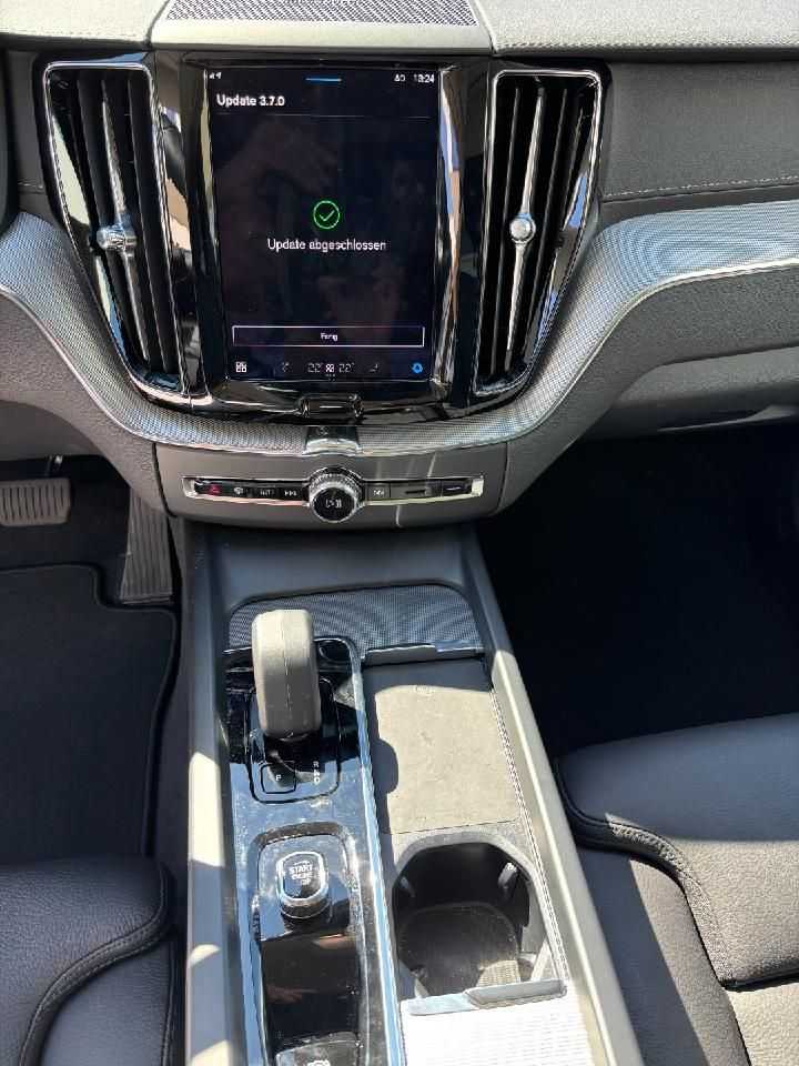 Volvo  Ultimate Dark AWD