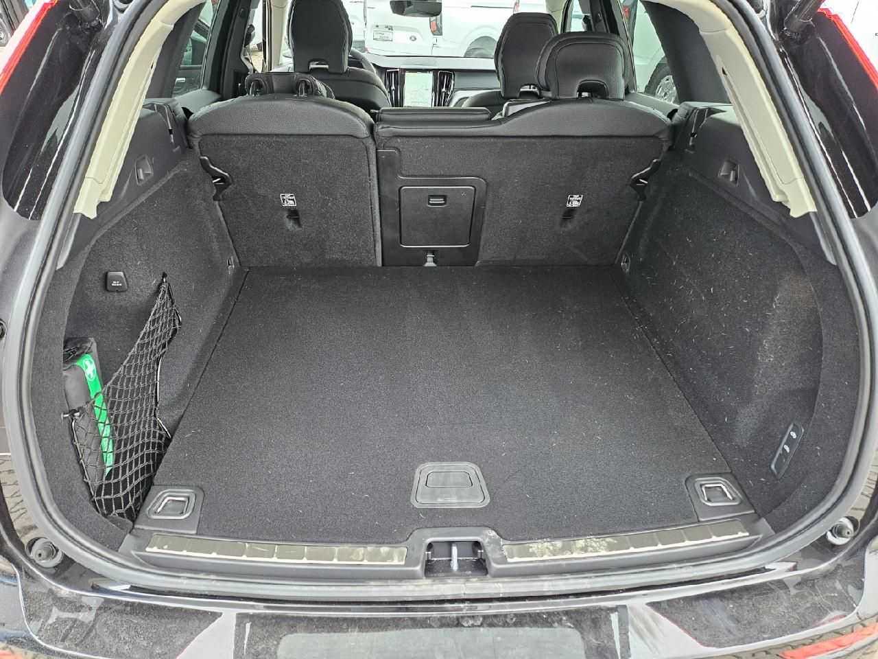 Volvo  Ultimate Dark AWD