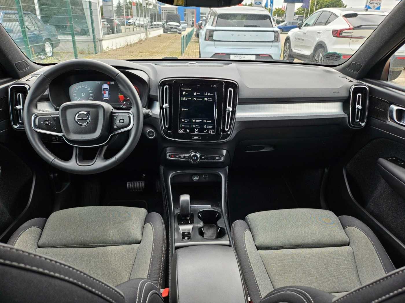 Volvo  Inscription Expression Recharge Plug-In Hyb