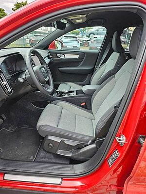 Volvo  Inscription Expression Recharge Plug-In Hyb