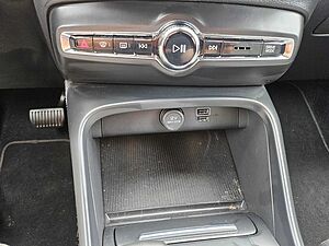 Volvo  Inscription Expression Recharge Plug-In Hyb