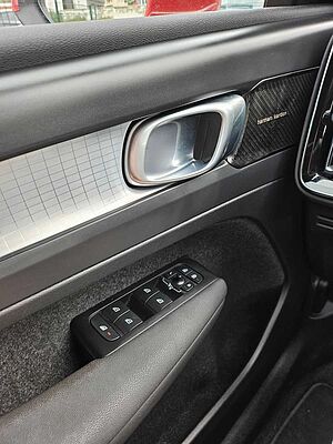Volvo  Inscription Expression Recharge Plug-In Hyb
