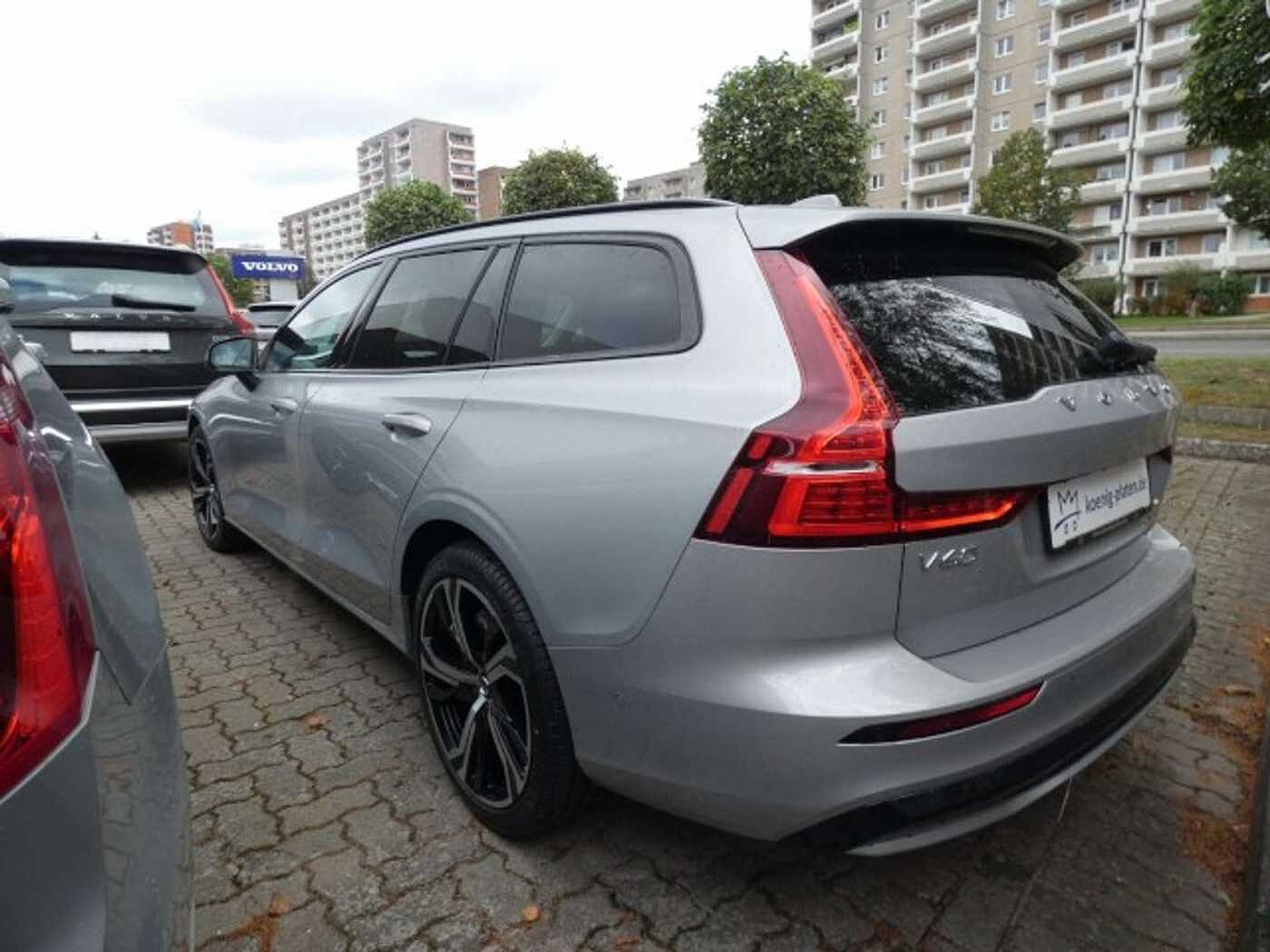 Volvo  B4 Benzin Plus Dark Klima Rückfahrkamera