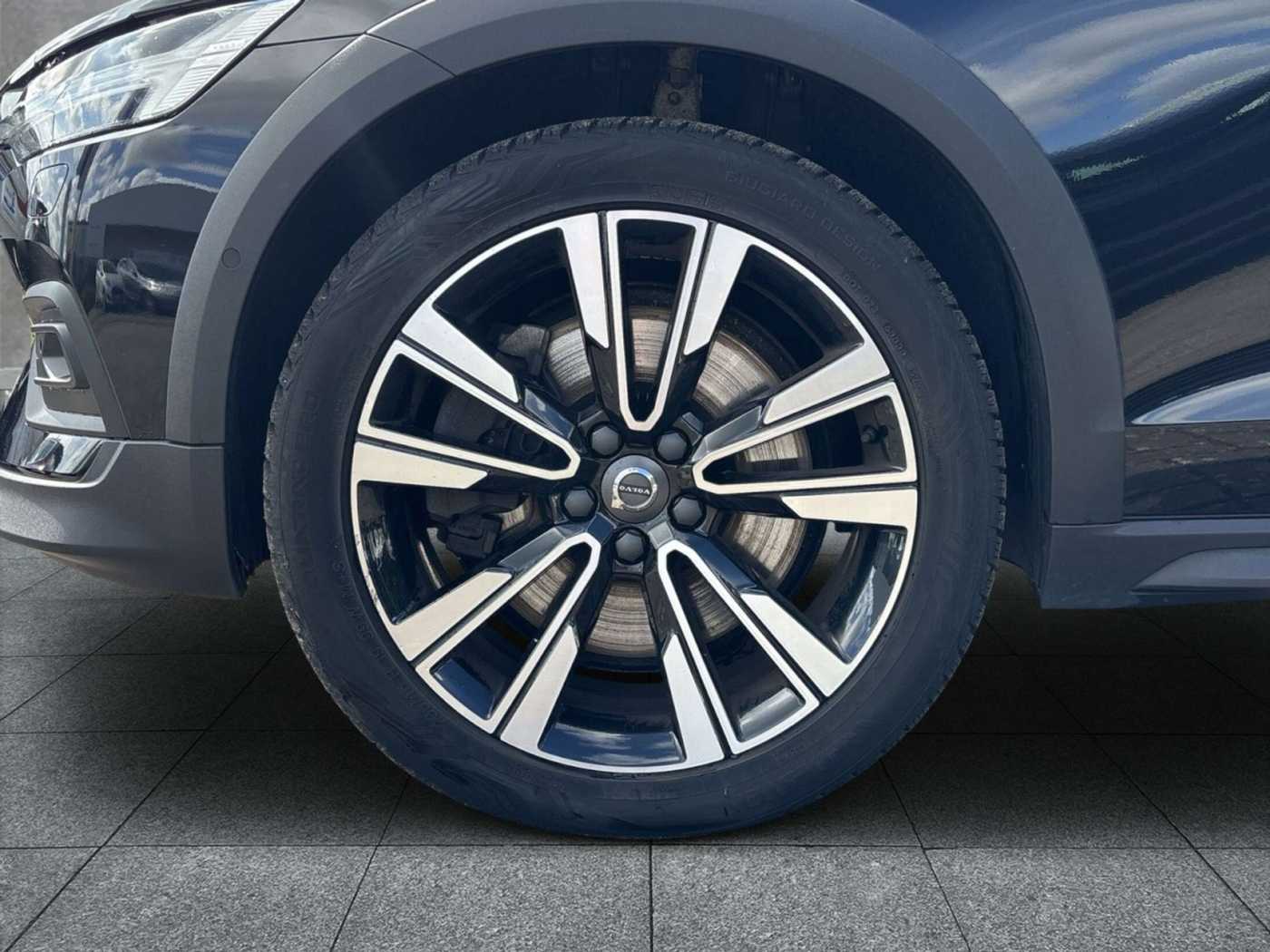 Volvo  Country D4 AWD Pro (EURO 6d-TEMP)(DPF) Klima Navi