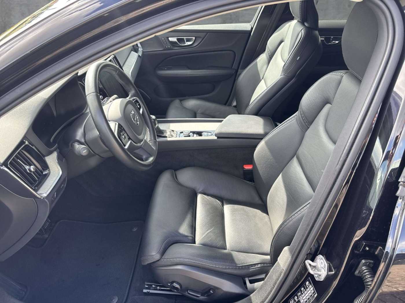 Volvo  Country D4 AWD Pro (EURO 6d-TEMP)(DPF) Klima Navi