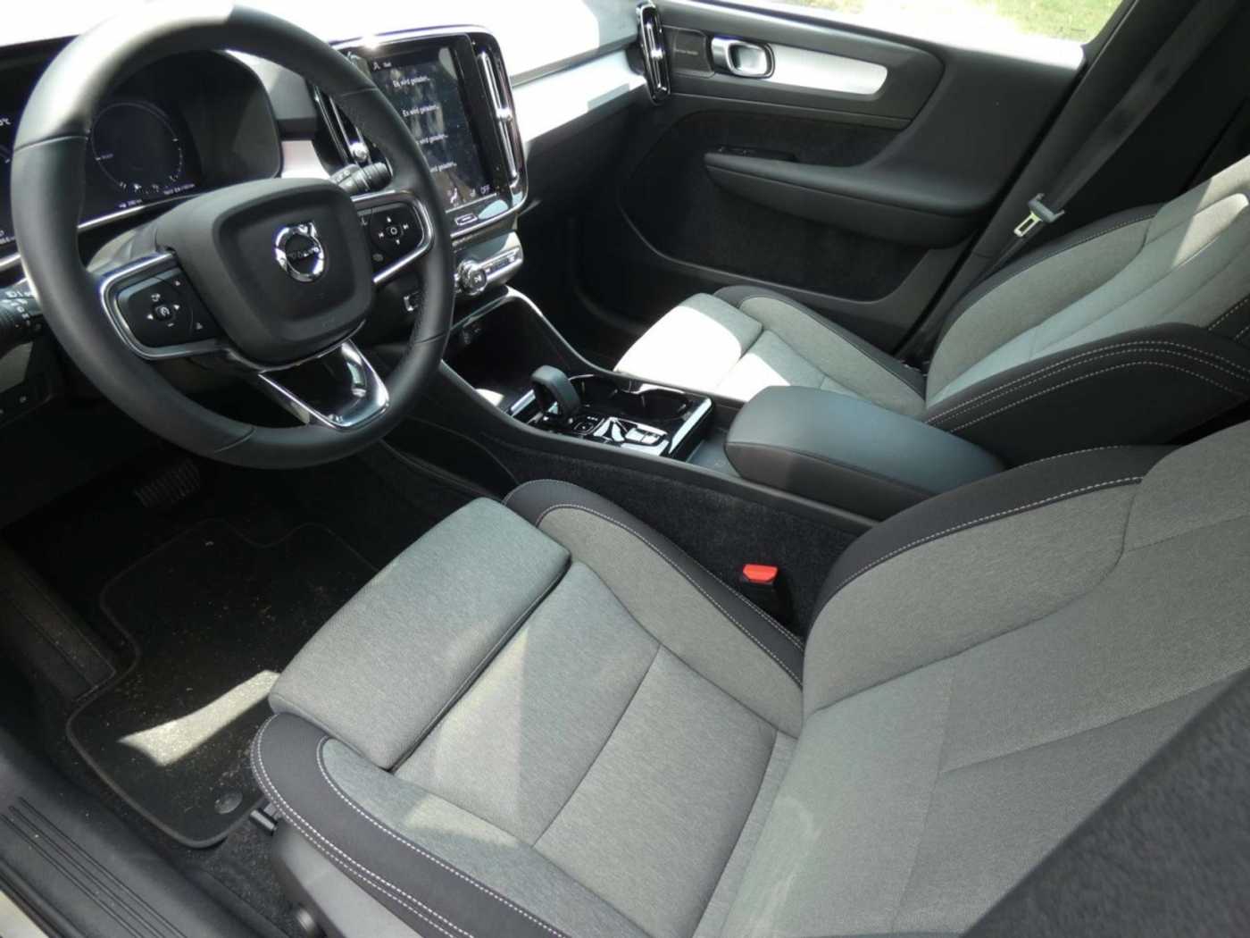 Volvo  T4 2WD Plus Bright Plug-In Hybrid (E6d) Klima