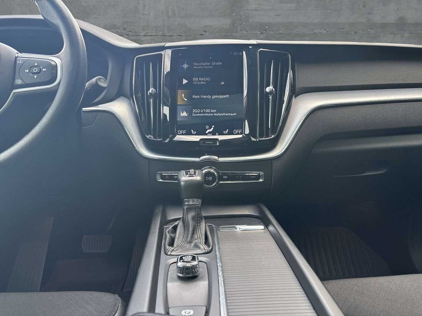 Volvo  D4 2WD Momentum (EURO 6d-TEMP) Klima Navi