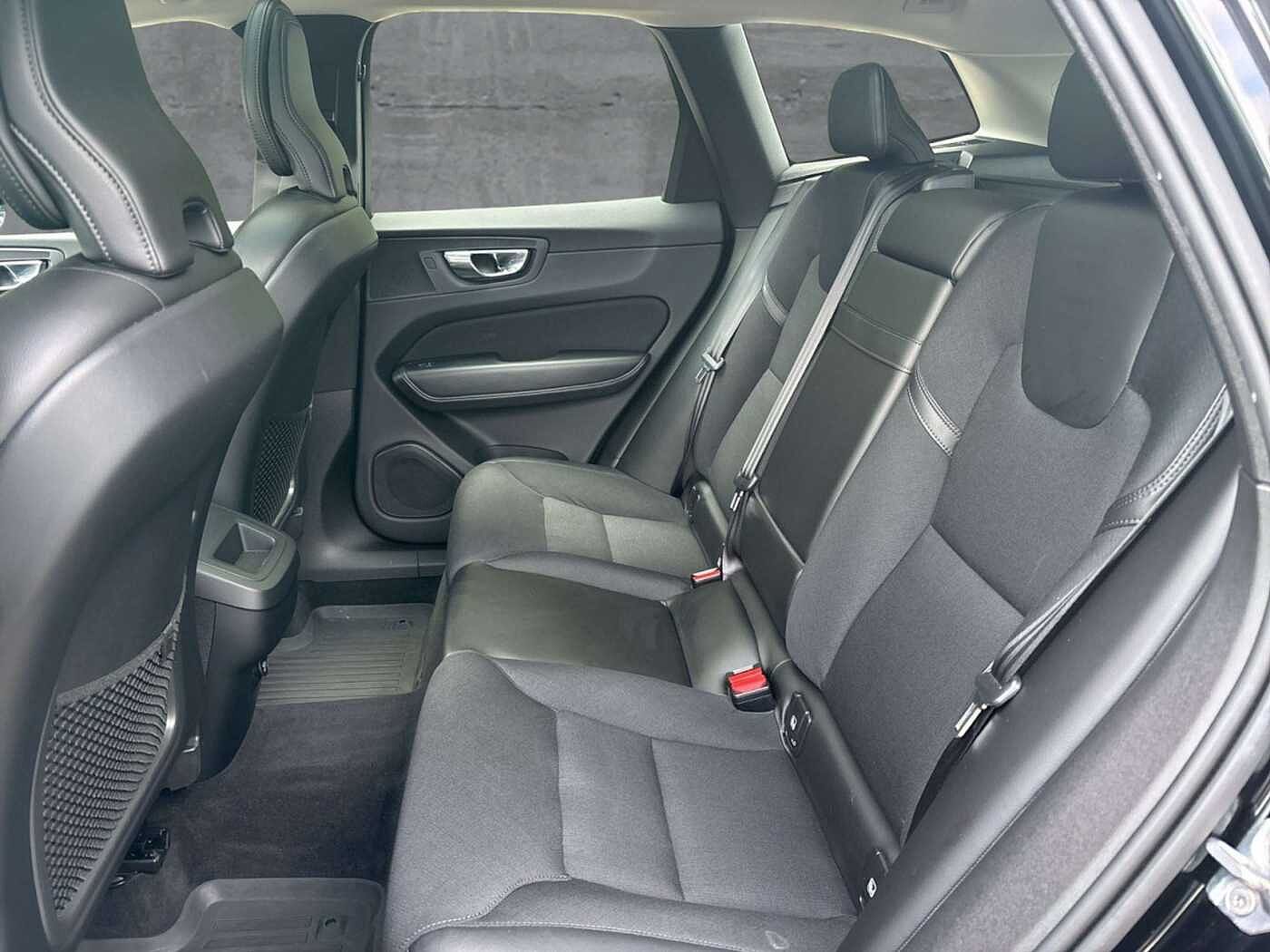 Volvo  D4 2WD Momentum (EURO 6d-TEMP) Klima Navi
