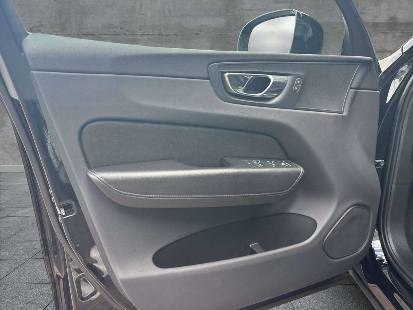 Volvo  D4 2WD Momentum (EURO 6d-TEMP) Klima Navi