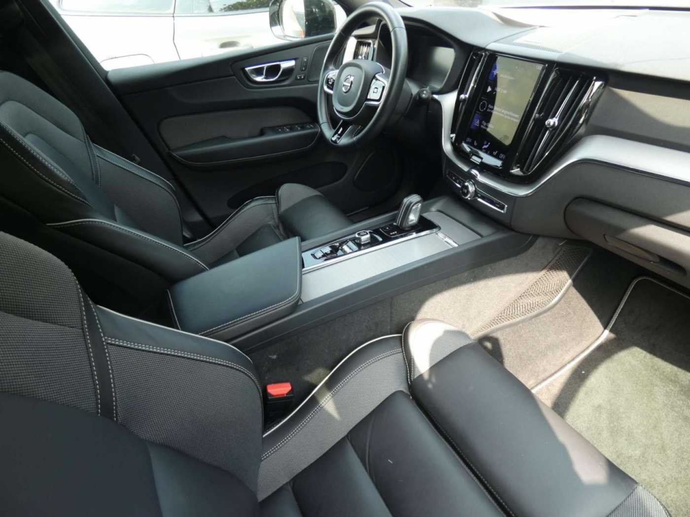 Volvo  B5 (Benzin) AWD R-Design (EURO 6d) Klima Navi