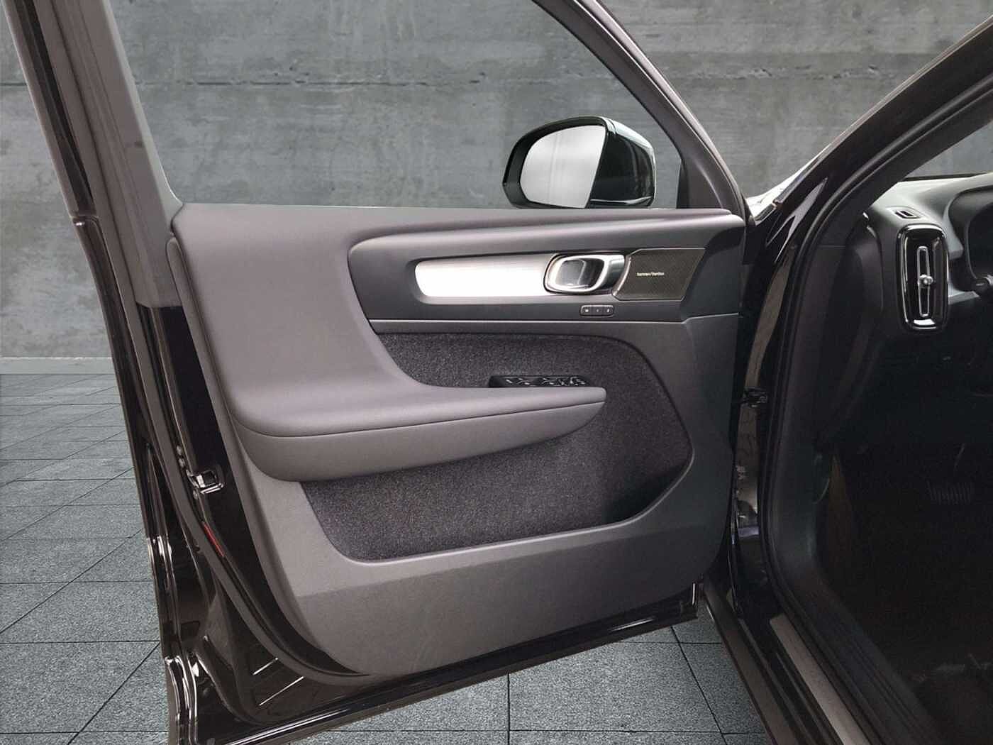 Volvo  B4 2WD Plus Bright (EURO 6d) Klima Rückfahrkamera