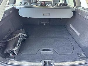 Volvo  D3 Momentum Pro (EURO 6d-TEMP)(DPF) Klima Navi