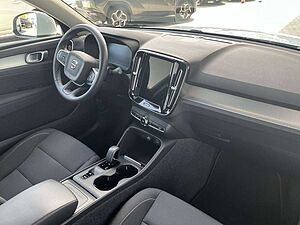 Volvo  T3 2WD Momentum Pro (EURO 6d) Klima Navi