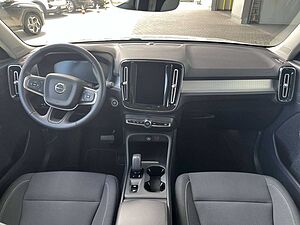 Volvo  T3 2WD Momentum Pro (EURO 6d) Klima Navi