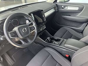 Volvo  T3 2WD Momentum Pro (EURO 6d) Klima Navi