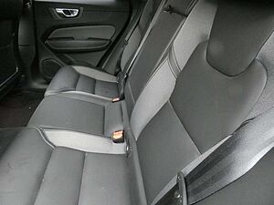 Volvo  B4 (Diesel) 2WD Ultimate Dark (EURO 6d) Klima