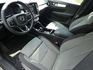 Volvo  T4 2WD Plus Bright Plug-In Hybrid (E6d) Klima